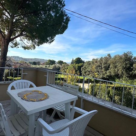 N185 - Numana, Meraviglioso Trilocale Con Terrazzo E Piscina ภายนอก รูปภาพ